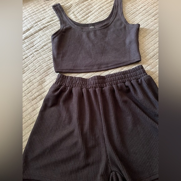 Shein Solid Ribbed Tank & Drawstring Shorts, Size M - Picture 2 of 4